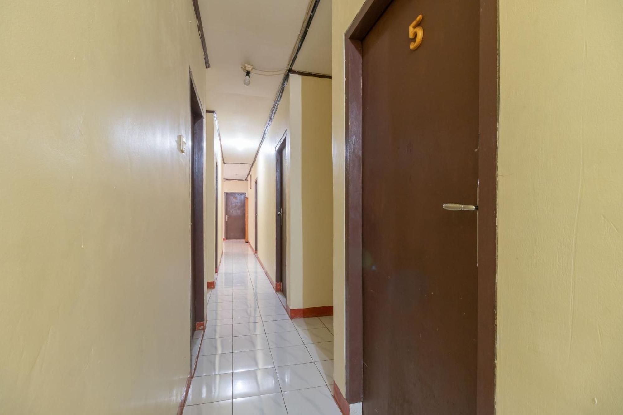 Reddoorz Near Pondok Indah Water Park Jakarta Eksteriør billede