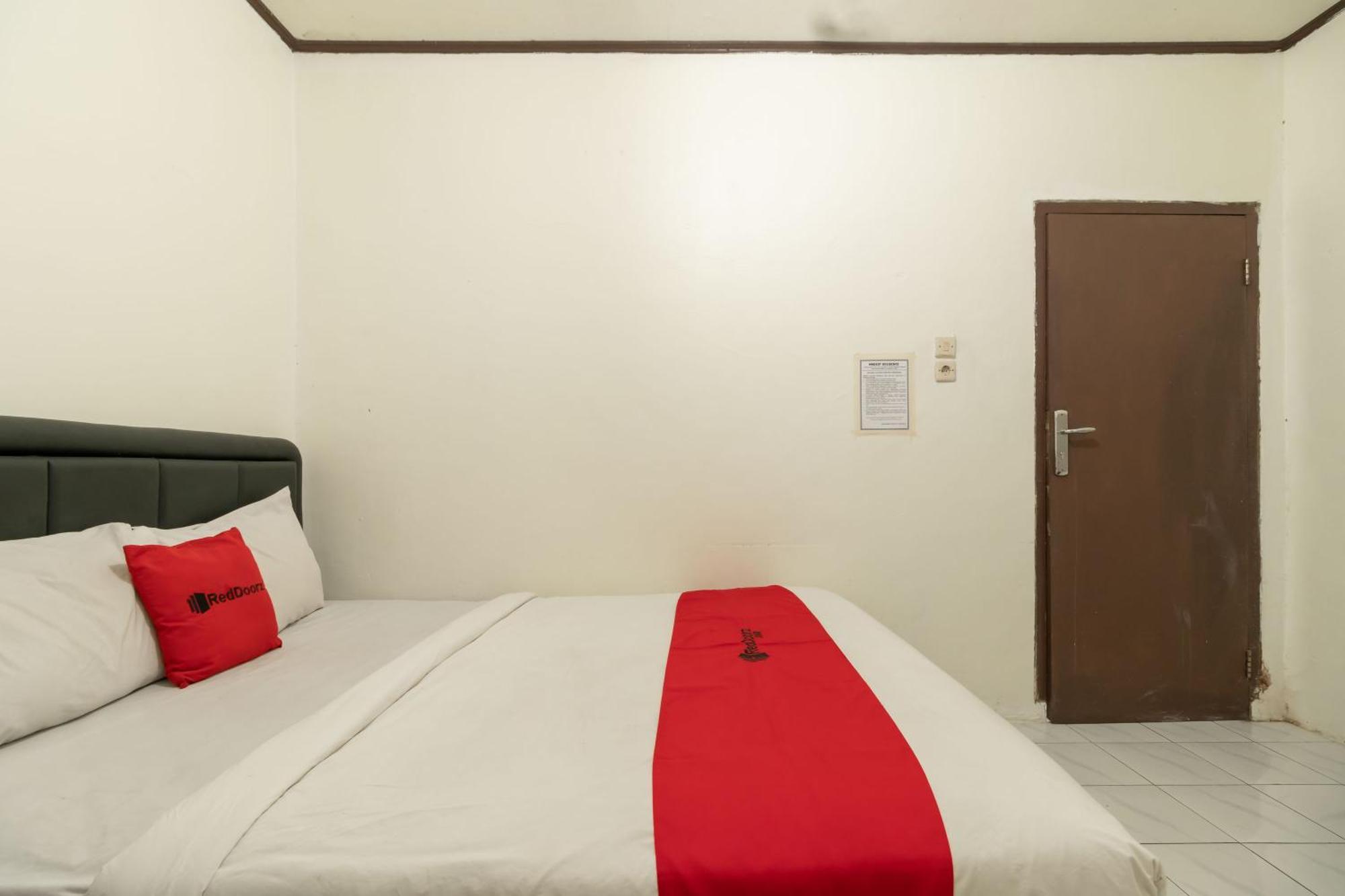 Reddoorz Near Pondok Indah Water Park Jakarta Eksteriør billede