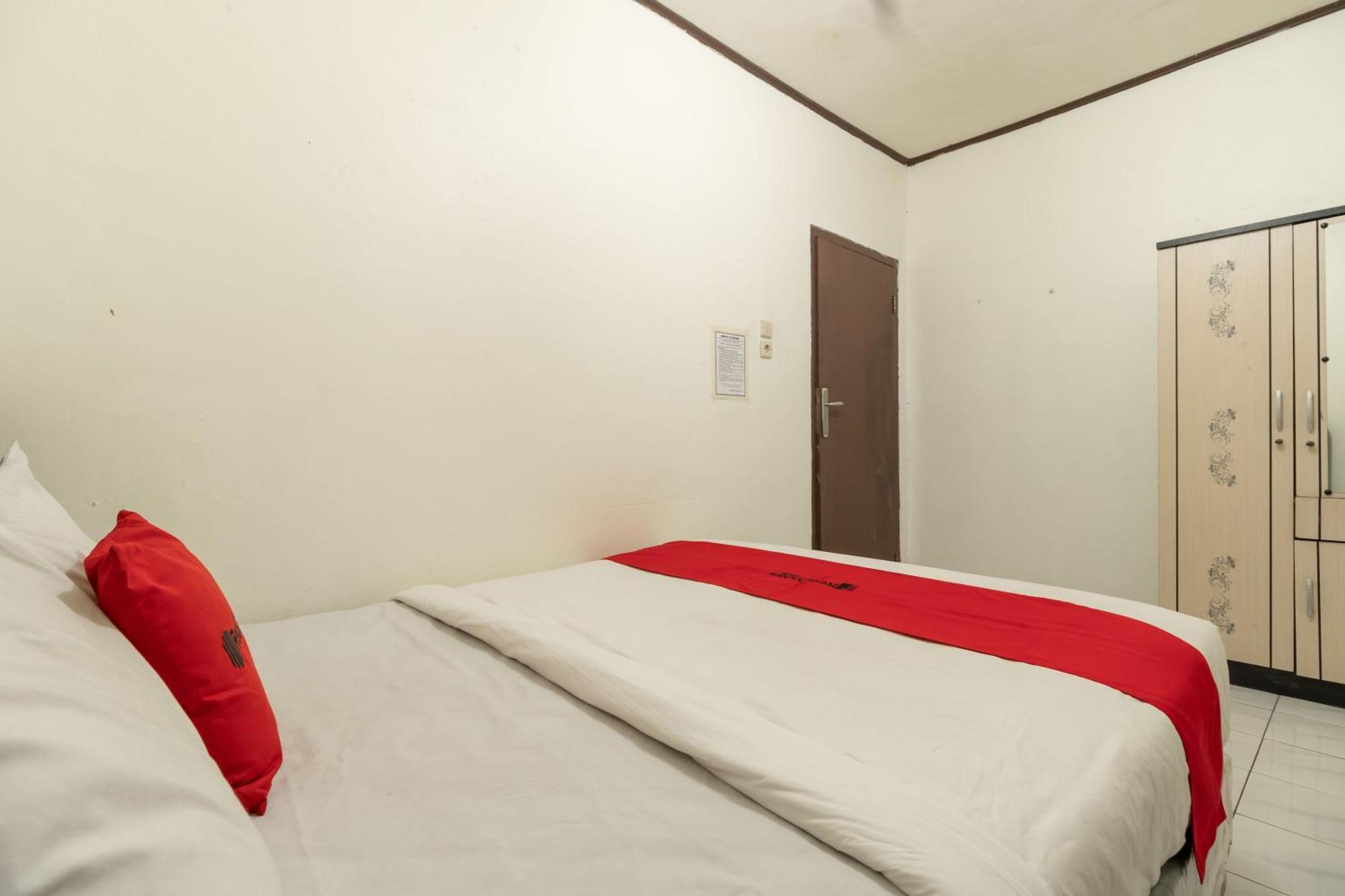 Reddoorz Near Pondok Indah Water Park Jakarta Eksteriør billede