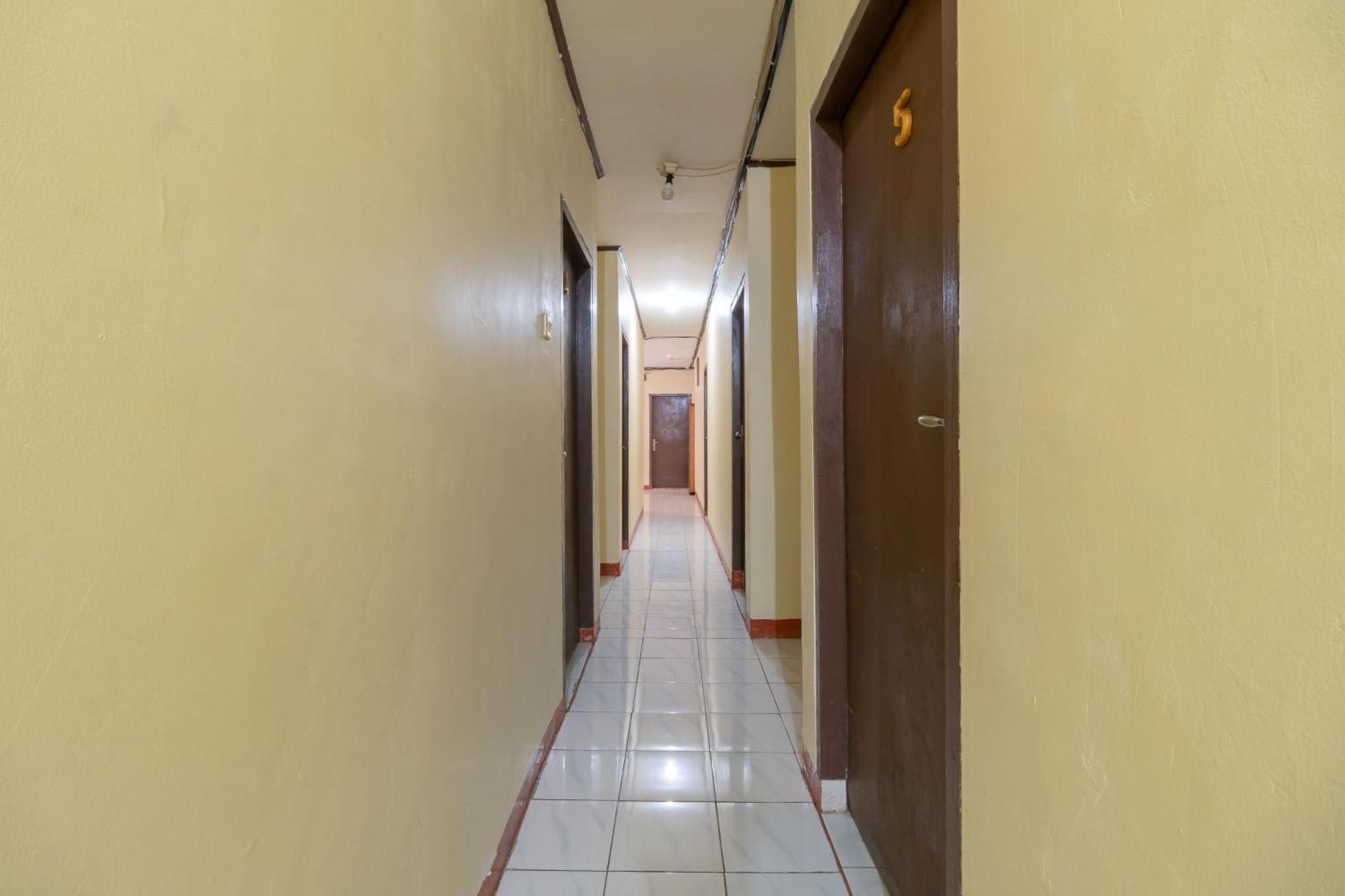 Reddoorz Near Pondok Indah Water Park Jakarta Eksteriør billede