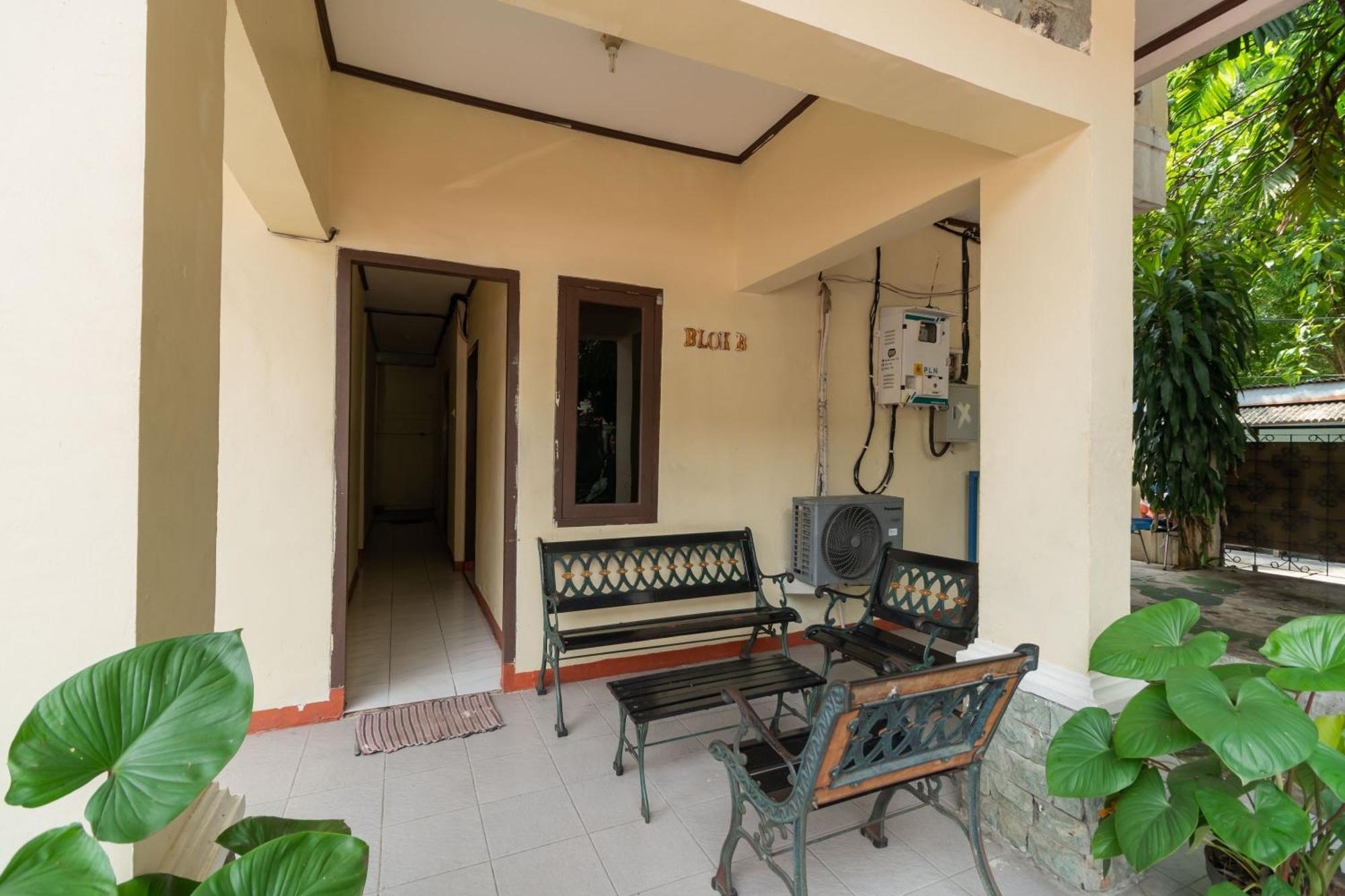 Reddoorz Near Pondok Indah Water Park Jakarta Eksteriør billede